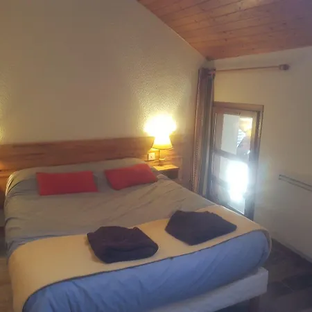 Hotel Du Bourg 2*
