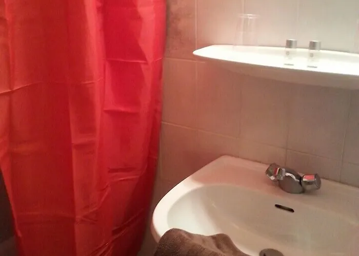 Du Bourg Hotell